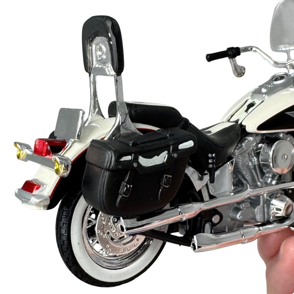 Harley-Davidson Die-Cast Replica Motorcycle Maisto & Playing Cards Collectible - Picture 12 of 14